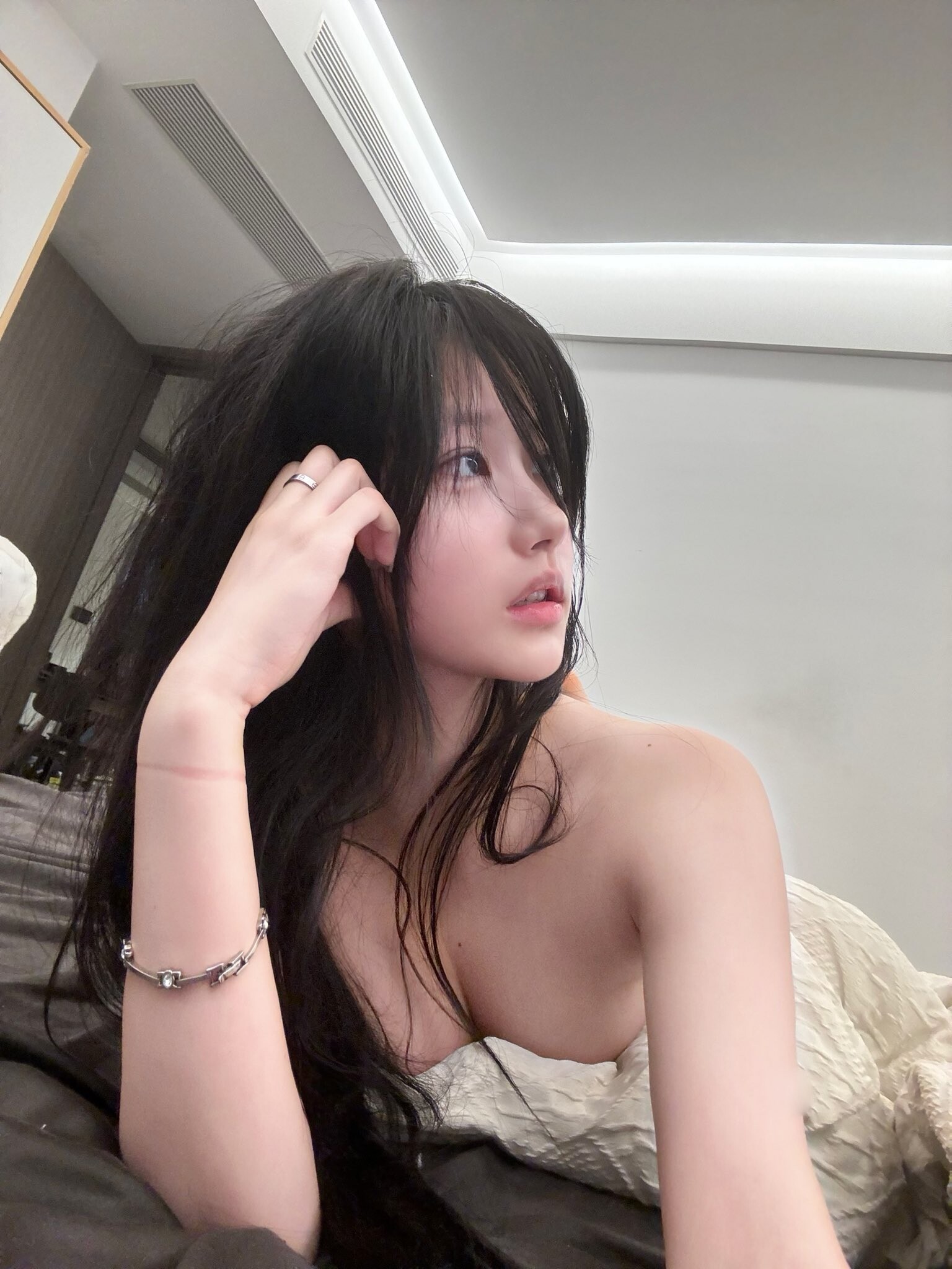 11 (50)