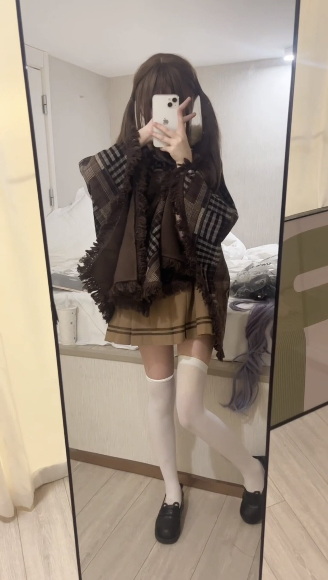 【奈酱】18岁少女vs38岁啤酒肚叔叔 叔叔慢点 奈奈的小穴要坏掉惹 叔叔不要射进来 会怀孕的 (8) wi92.com