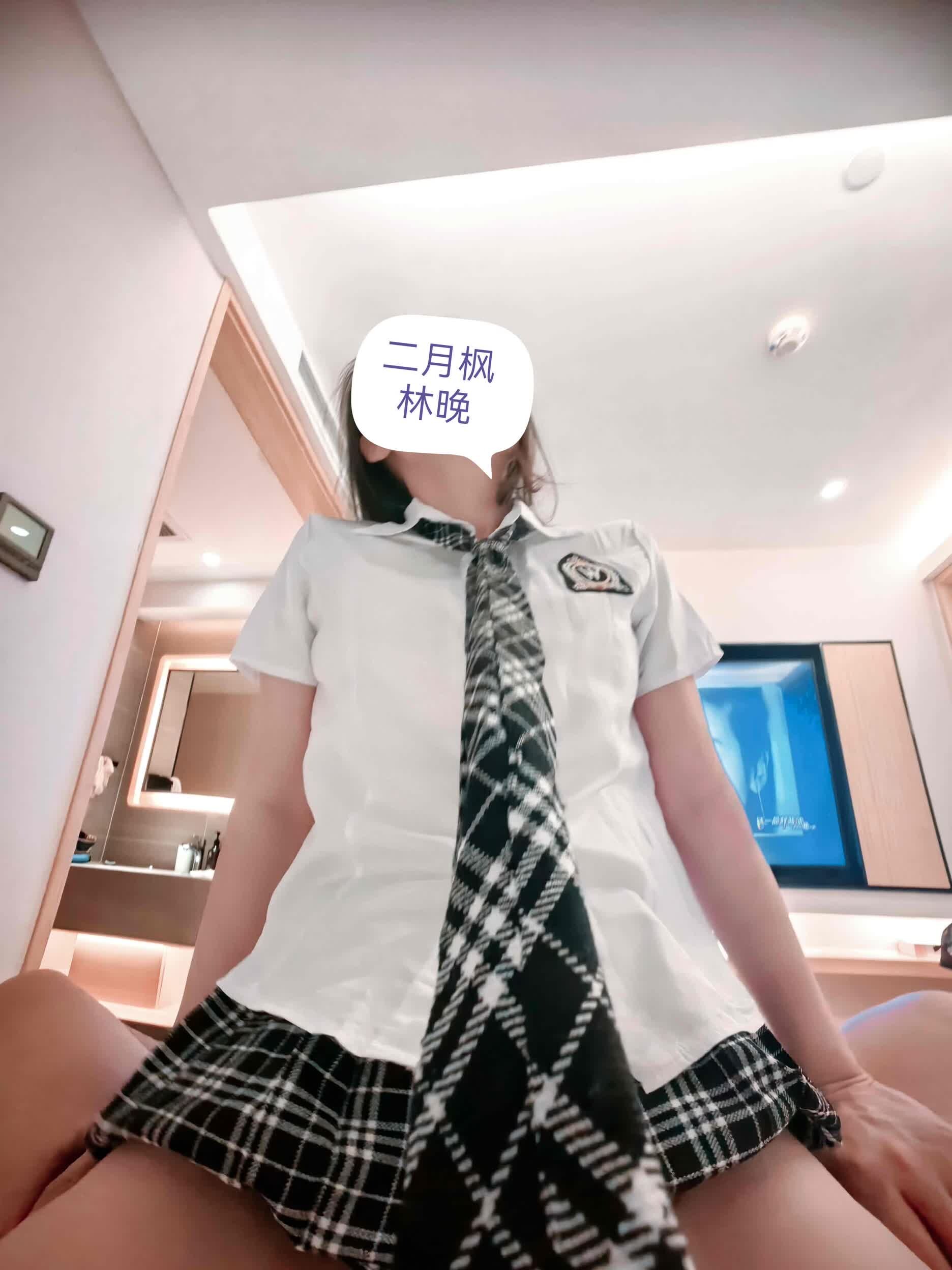 当女人跪在你脚下，展现她温柔、性感、可爱、反差的一面时，你会做什么[23P]