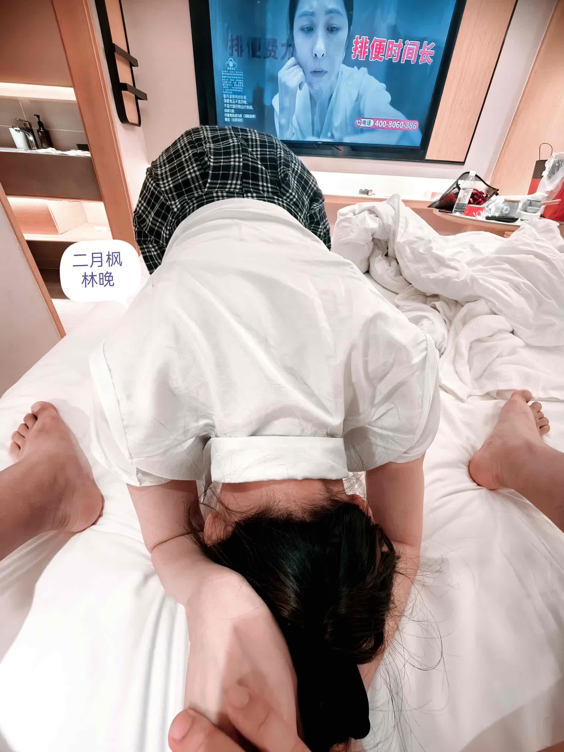 当女人跪在你脚下，展现她温柔、性感、可爱、反差的一面时，你会做什么[23P]
