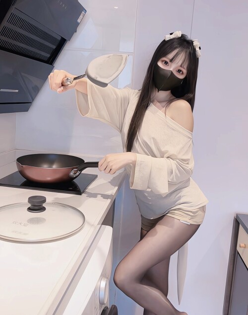 (81)