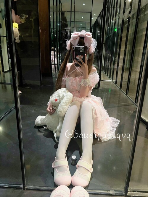 (26)