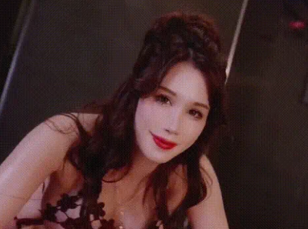 图片[1]-[COS/视频/步兵] 推特西瓜肚福利姬：辛尤里-8.30最新，超色红色镂空内衣版 [500M]-嘤嘤怪之家
