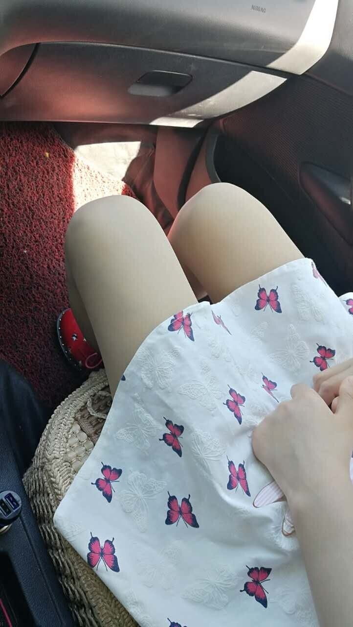 网友见面必须灌满她的樱桃小嘴[11P]