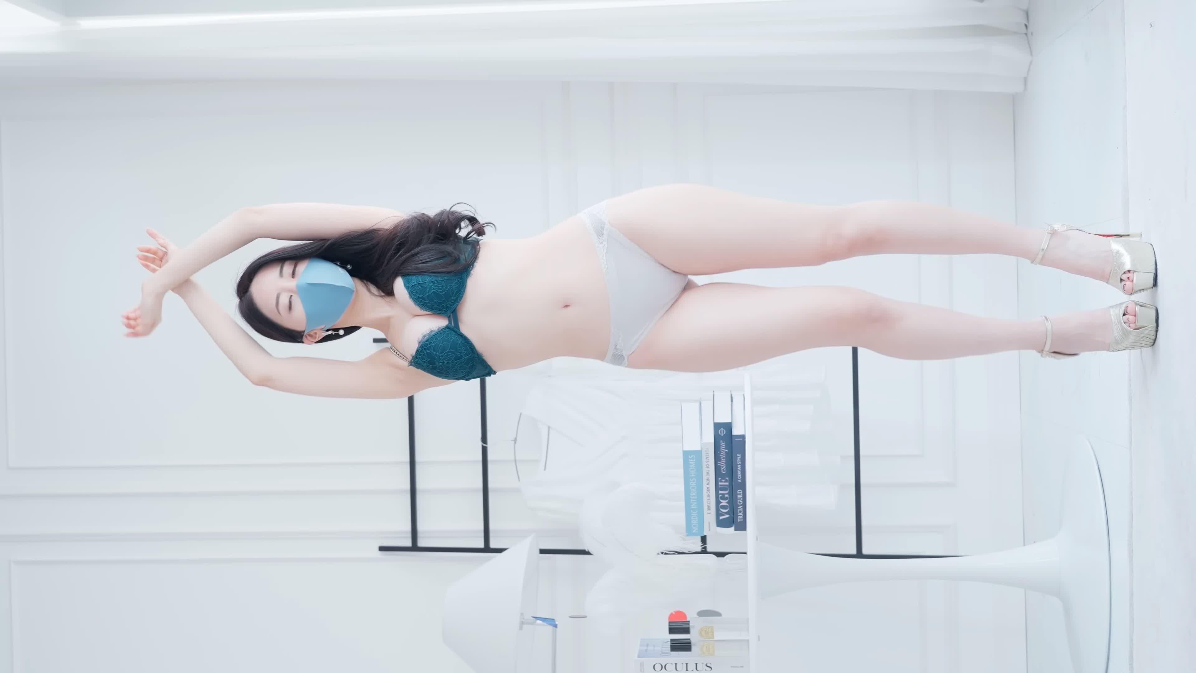 [4K 고화질 룩북] 빠져드는 몸매 레전드 골반 룩북 직캠❤️ 란제리 레이싱 모델 bikini lookbook lingerie model 장미 룩북 [F0276kNi0ZU].mp4