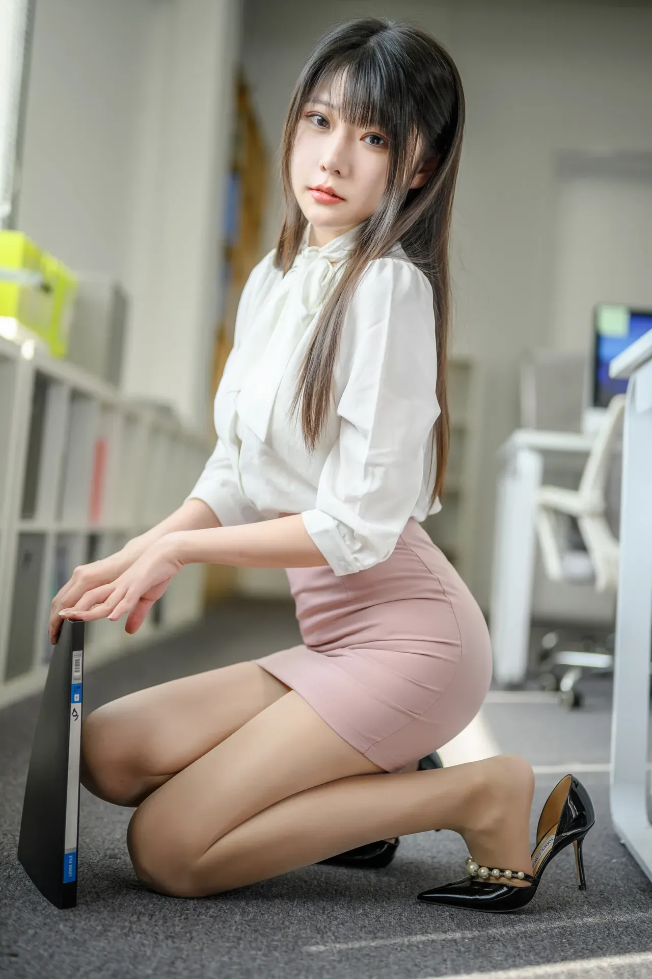 【写真】忙露的职场 粉白裙 - 香草喵露露【40P-1V 1.58GB/UC】