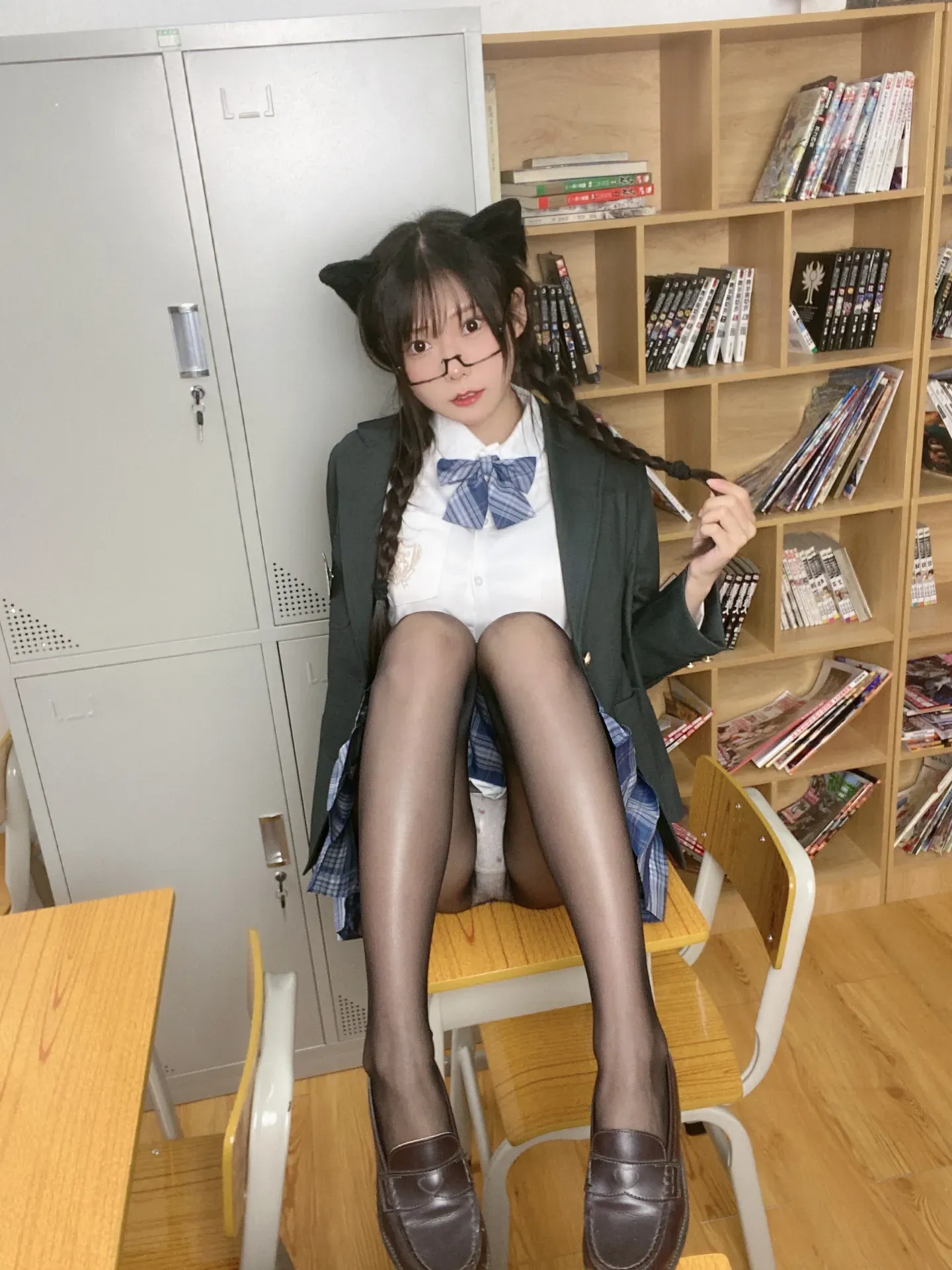 【写真】小露乱撞 jk制服正片 自拍 - 香草喵露露【74P-2V 1.95GB/UC】