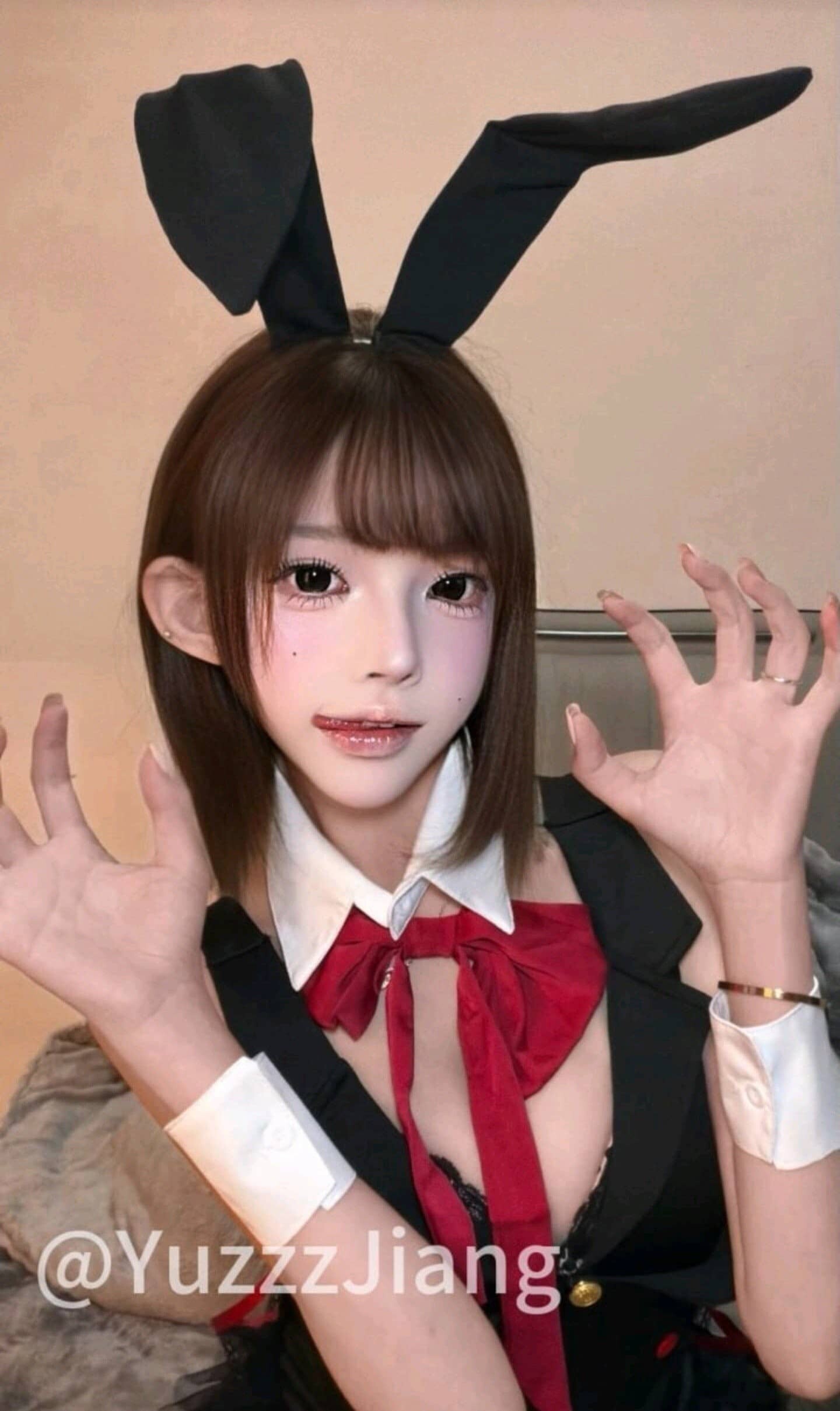 图片[2]-抖音「小鱼京子」顶颜反差骚逼女模下海拍片，性欲超强3P成瘾，约啪肌肉男腹肌弟弟草逼 5.7g-X次元社